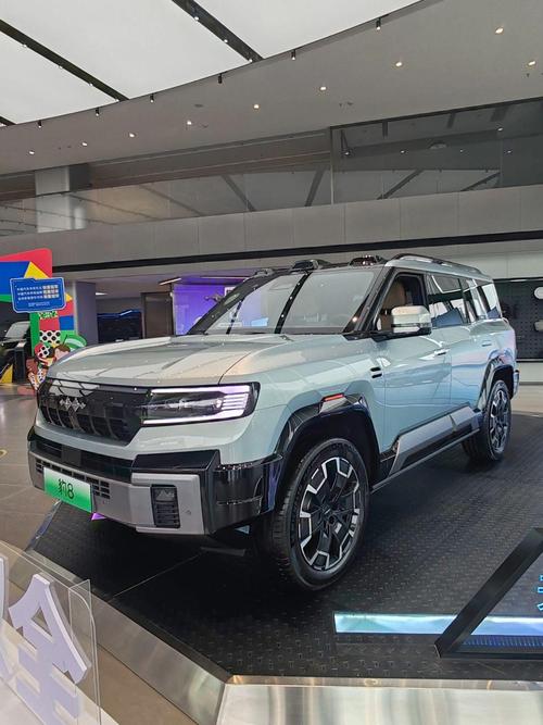 成都81比亚迪方程豹硬派越野的爆款，英菲尼迪35周年与你共成长